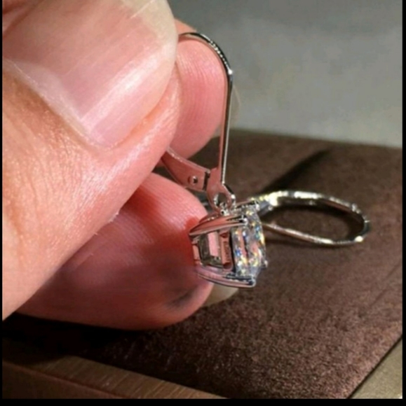 NEW 2ct Princess Cut Solitaire Diamond Earrings - Picture 3 of 5
